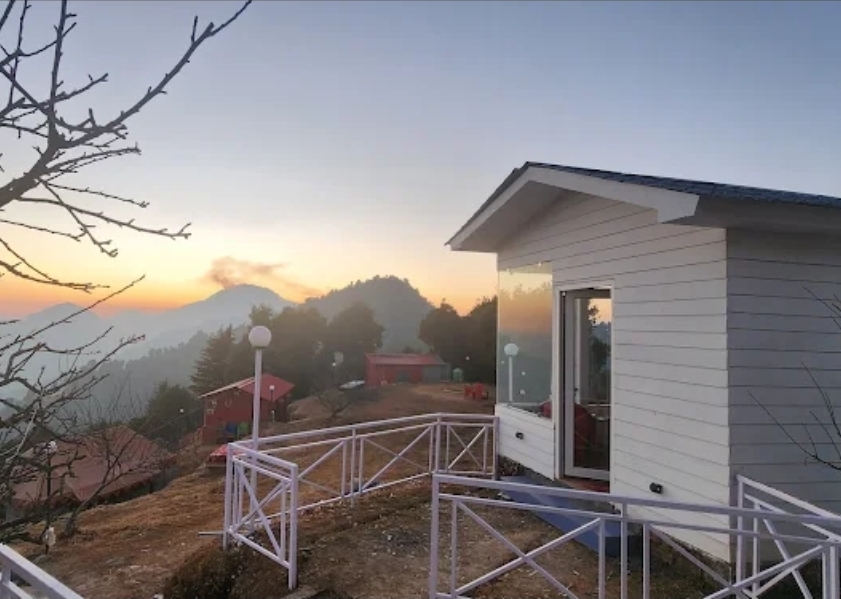InstaView Resort Kanatal