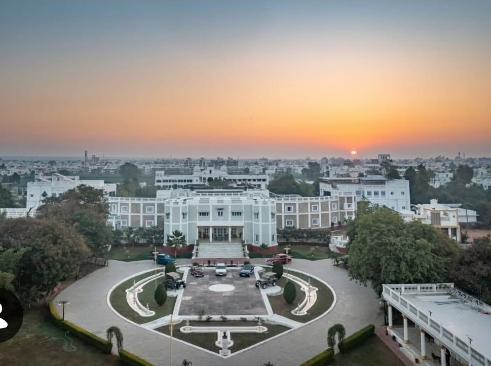 Dowlat Villas Palace