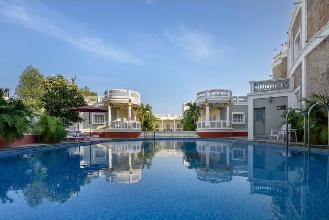 Dowlat Villas Palace